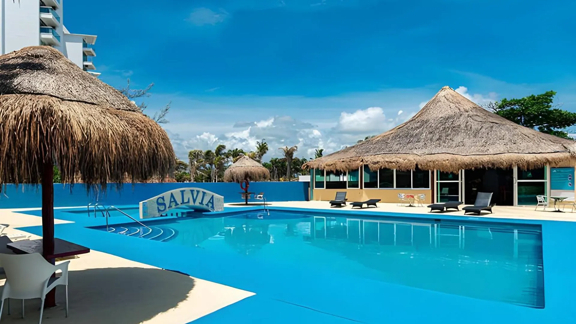Paradise Beachfront & Nightlife Heart كانكون المكسيك