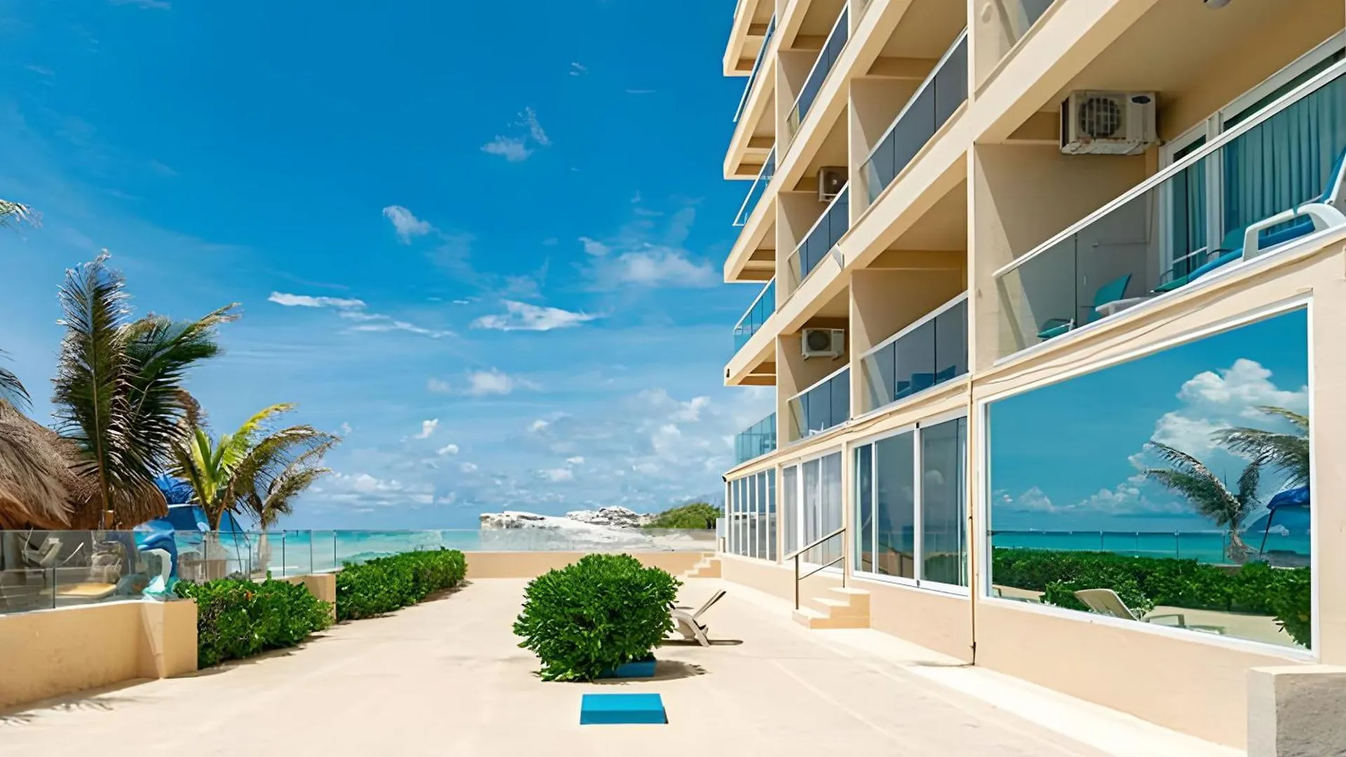 Paradise Beachfront & Nightlife Heart كانكون