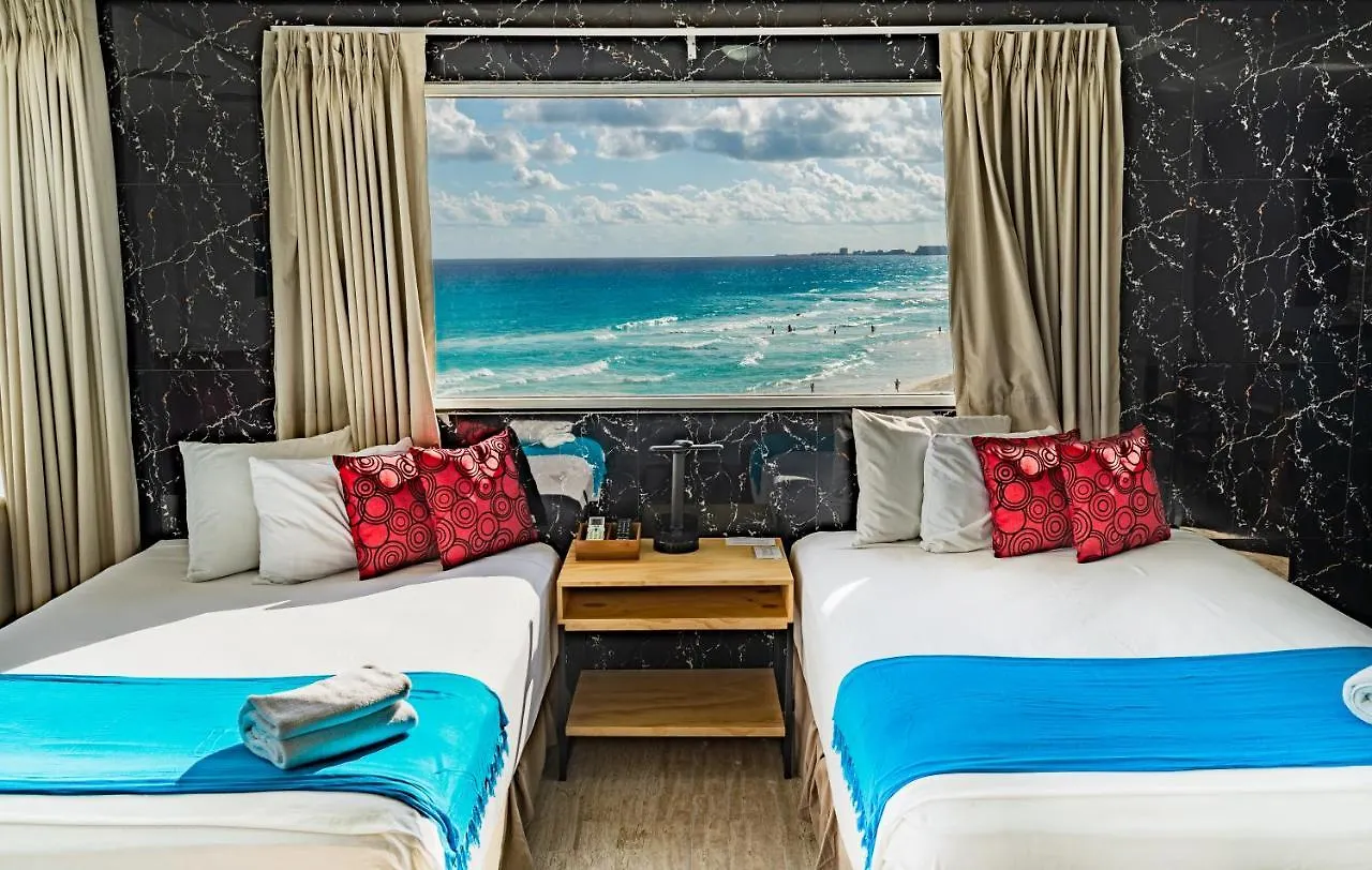 Paradise Beachfront & Nightlife Heart Cancun 0*,  Mexico
