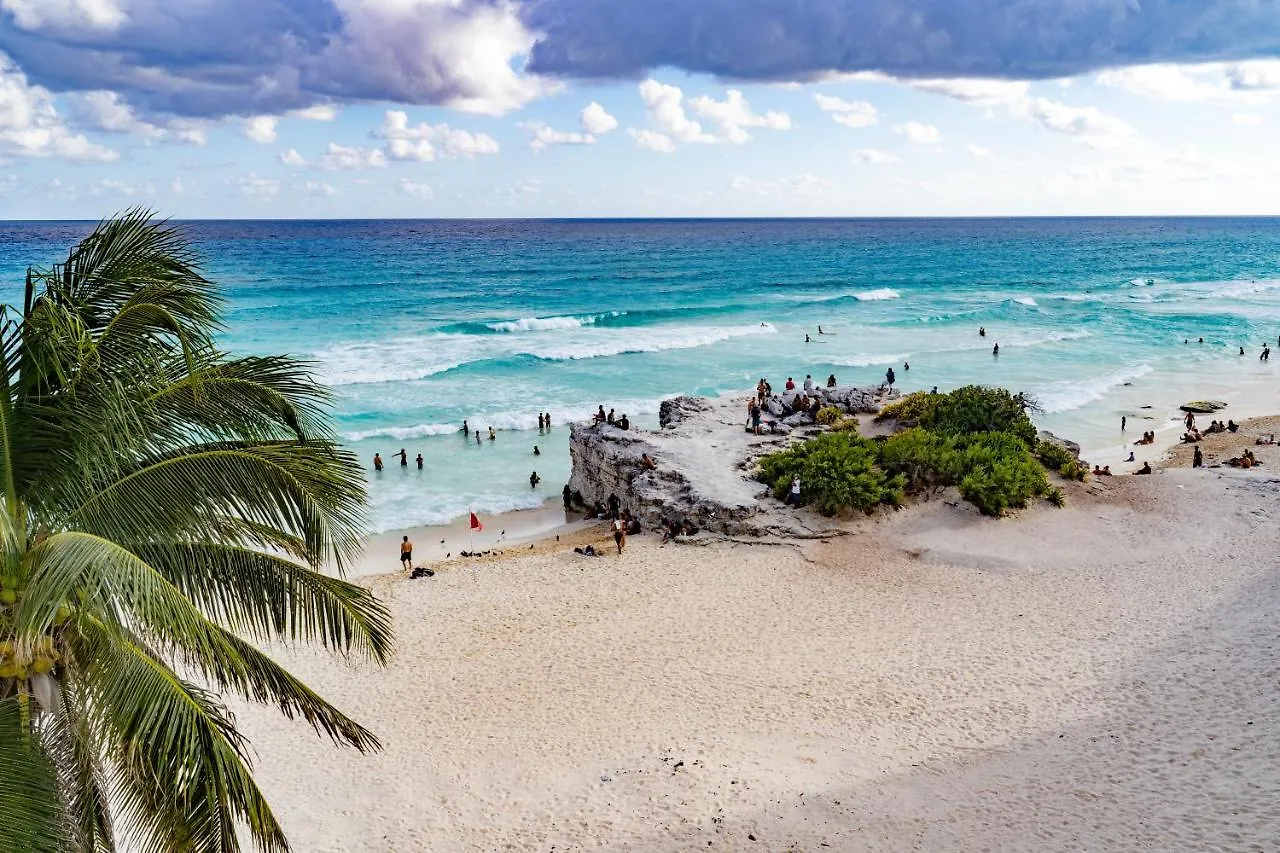Paradise Beachfront & Nightlife Heart Cancun