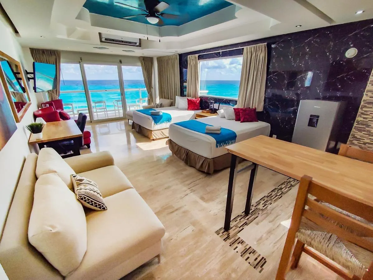 Paradise Beachfront & Nightlife Heart Cancun 0*,
