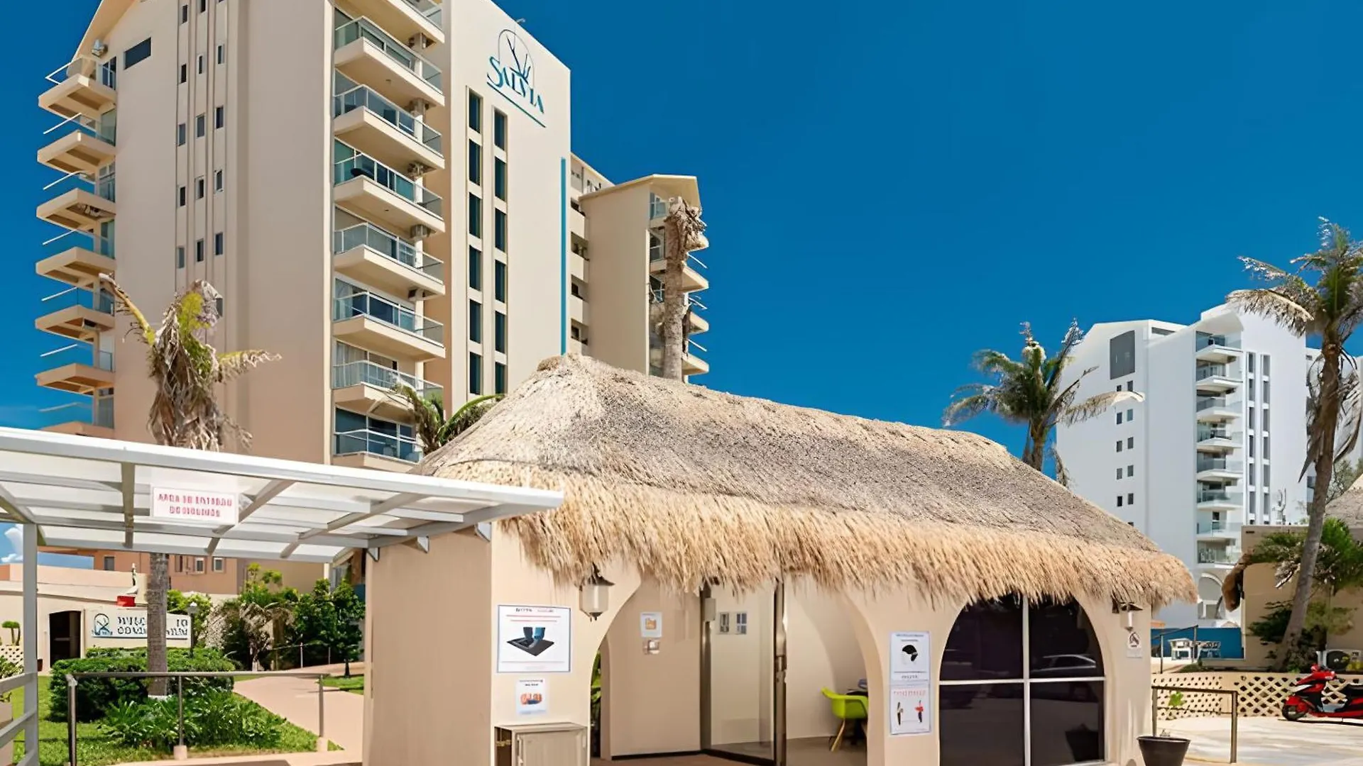 Paradise Beachfront & Nightlife Heart Cancun